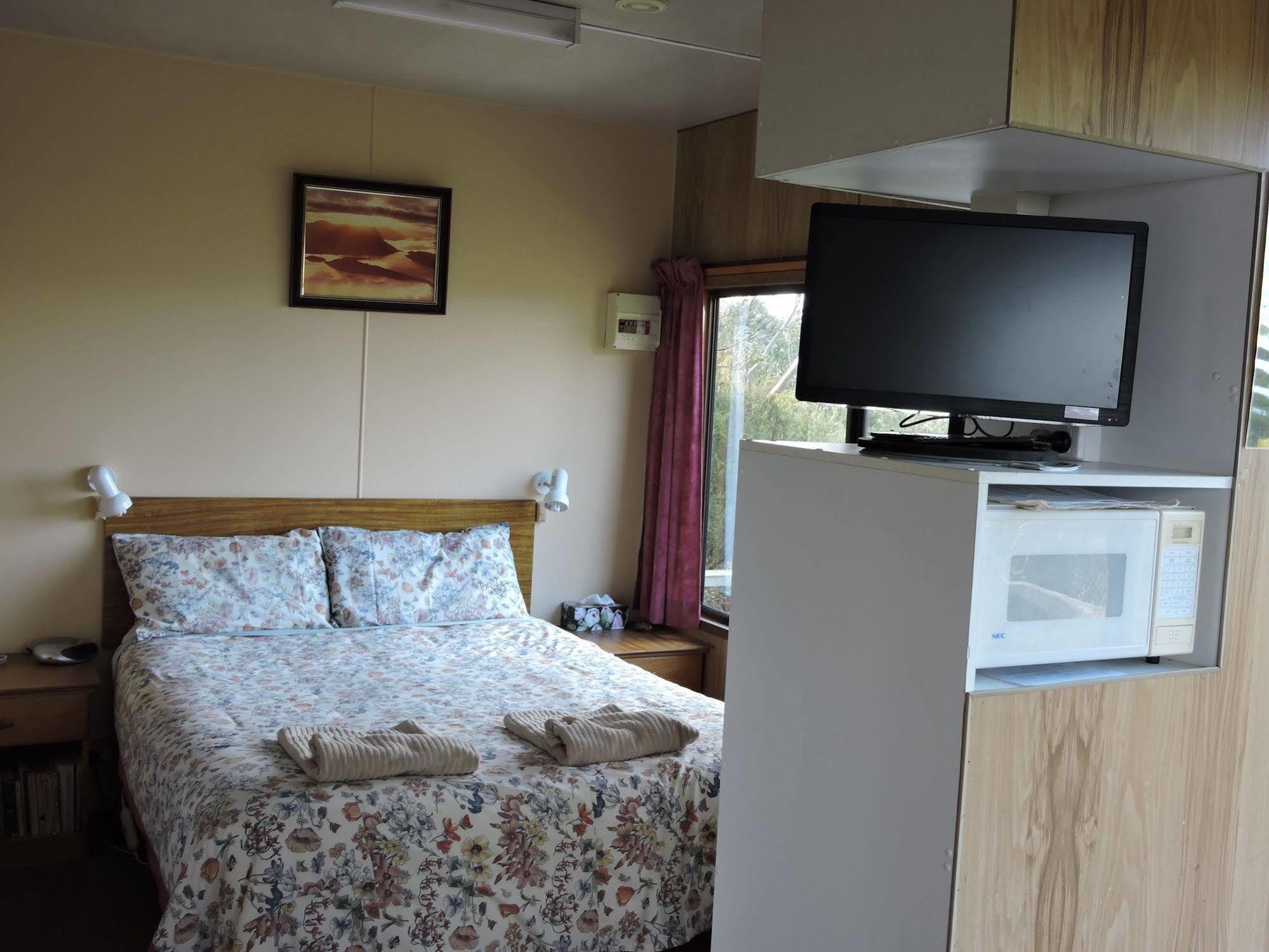 Strahan Wilderness Lodge Экстерьер фото